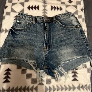 Signature 8 denim shorts